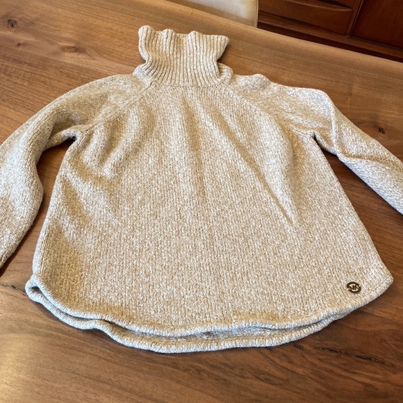 Michael Kors excellent condition turtleneck sweater.  Size L - Picture 5 of 5